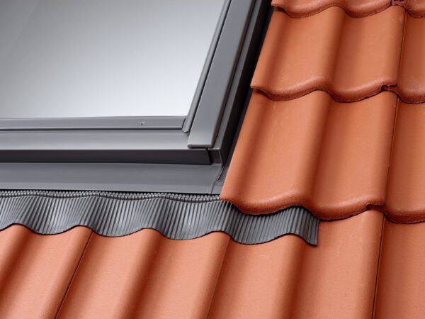 Kolnierze do pokryc falistych VELUX EDZ 1000 z zestawem izolacyjnym BFX scaled
