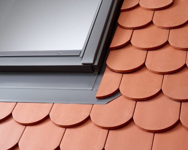 Kolnierze do pokryc luskowych grubych VELUX EDB 1000 z zestawem izolacyjnym BFX scaled