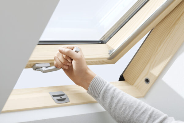 Velux Okno dachowe drewniane GZL 1051B MK06 78x118 + kołnierz falisty EDW+BDX+BFX - obrazek 5